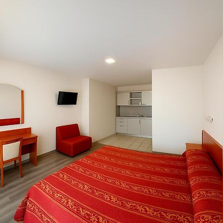 Hotel E Appartamenti La Solaria 산 조반니 로톤도 외부 사진