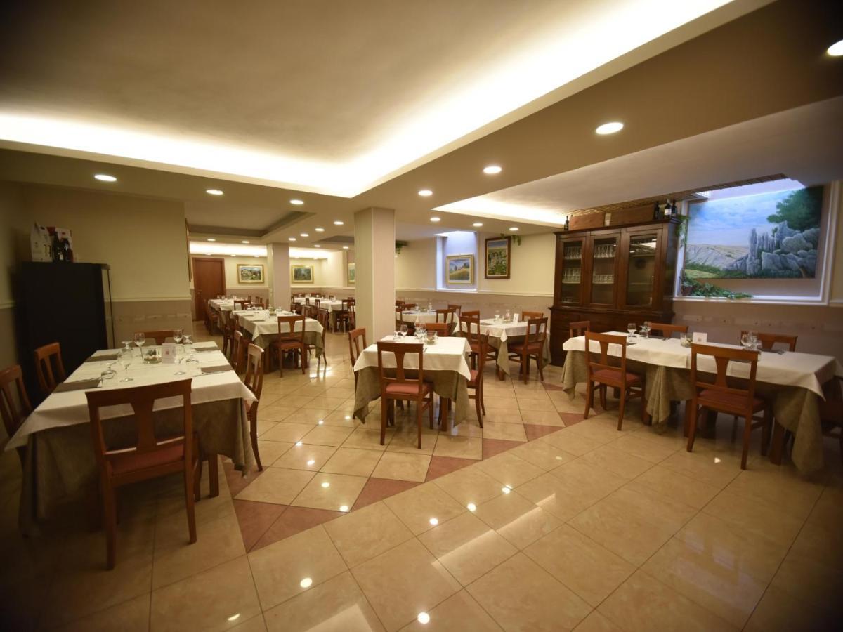 Hotel E Appartamenti La Solaria 산 조반니 로톤도 외부 사진