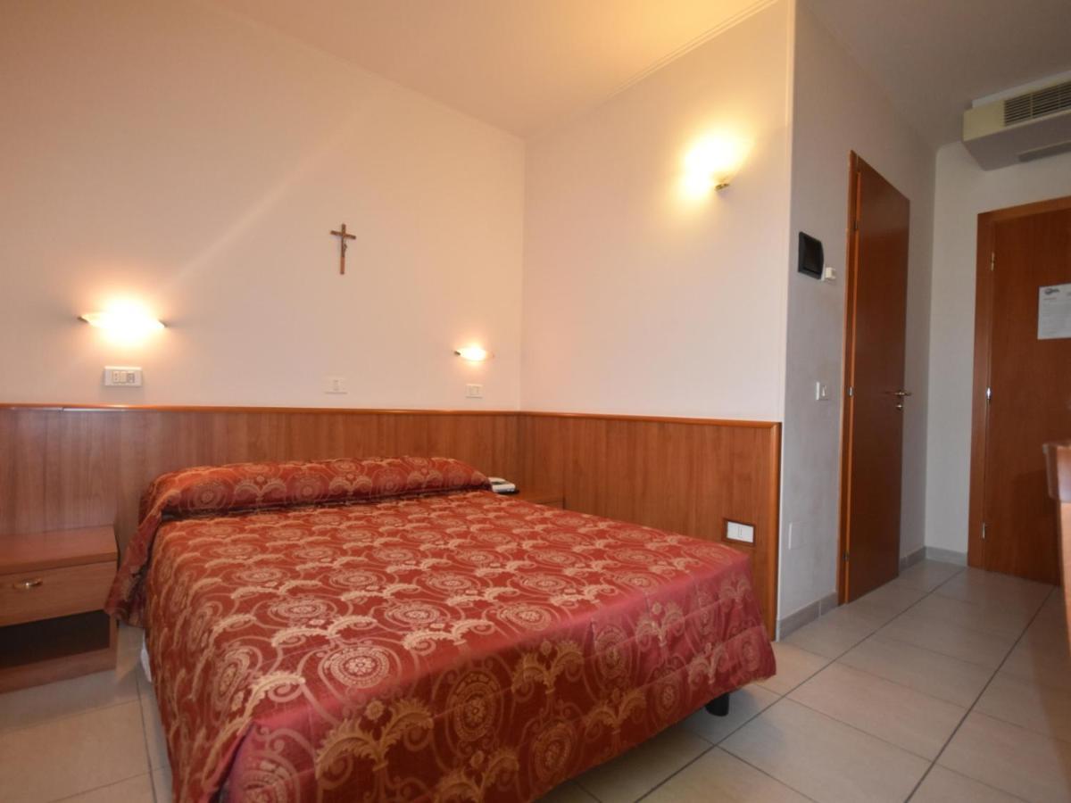 Hotel E Appartamenti La Solaria 산 조반니 로톤도 외부 사진