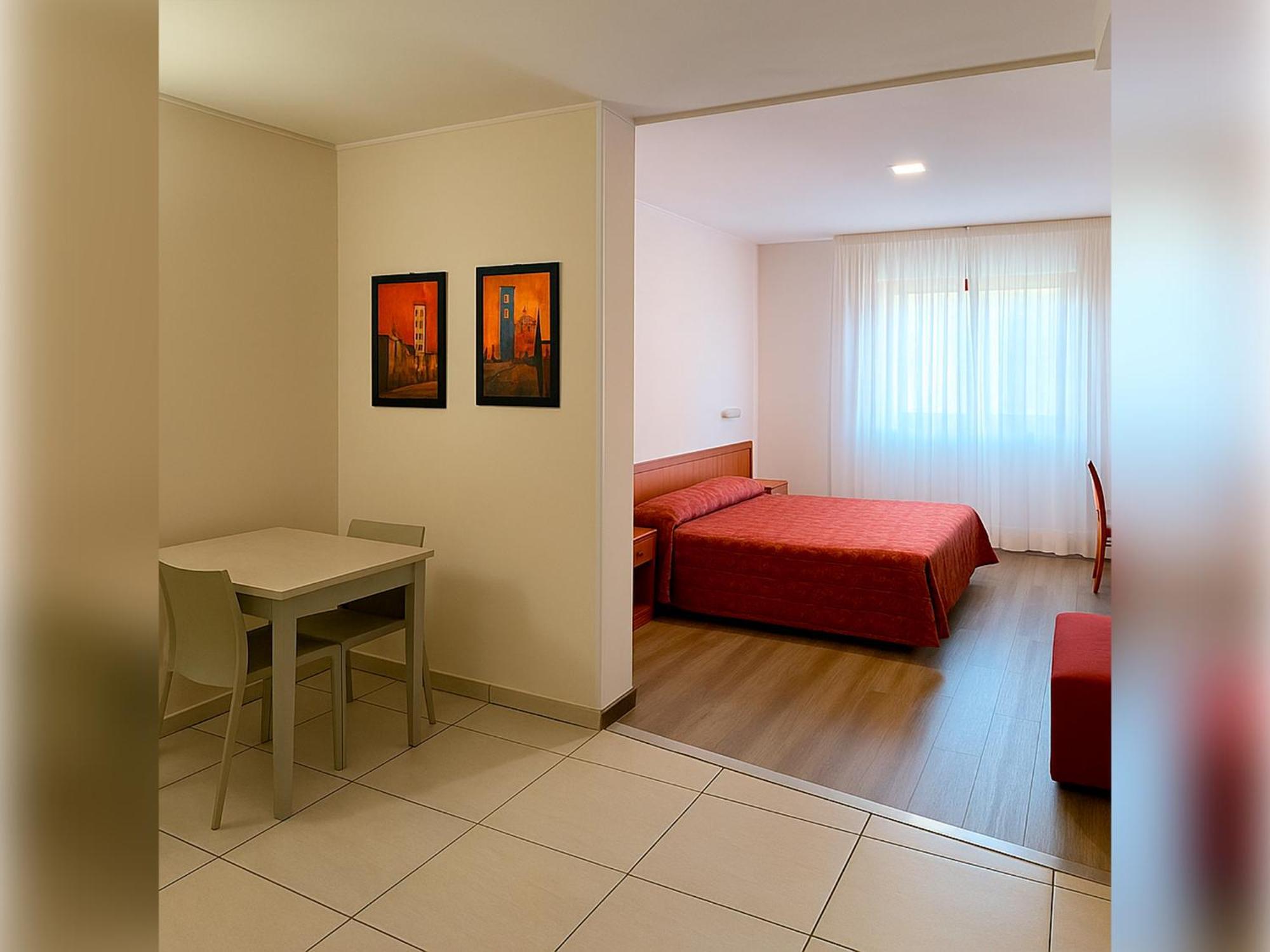 Hotel E Appartamenti La Solaria 산 조반니 로톤도 외부 사진