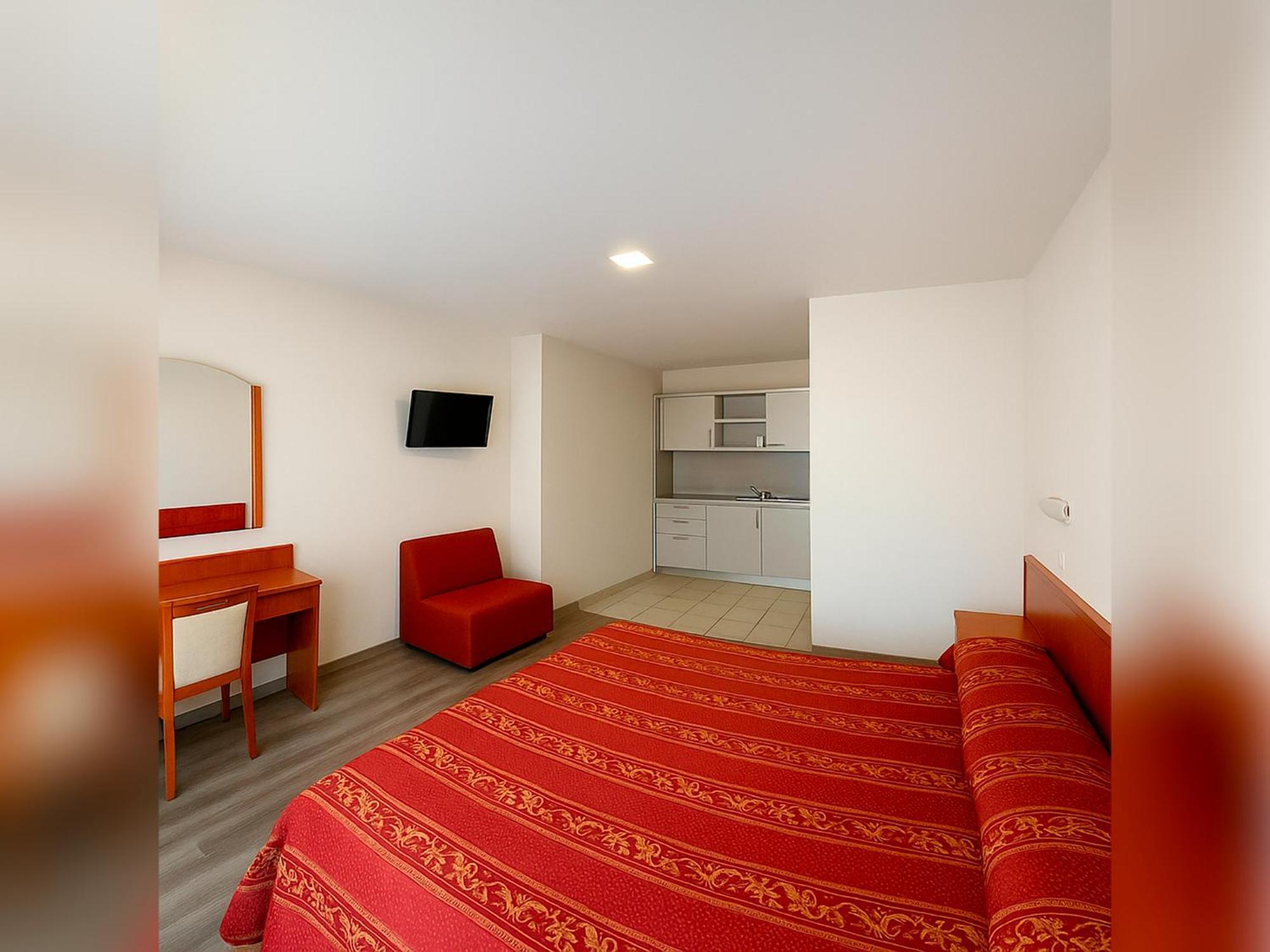 Hotel E Appartamenti La Solaria 산 조반니 로톤도 외부 사진