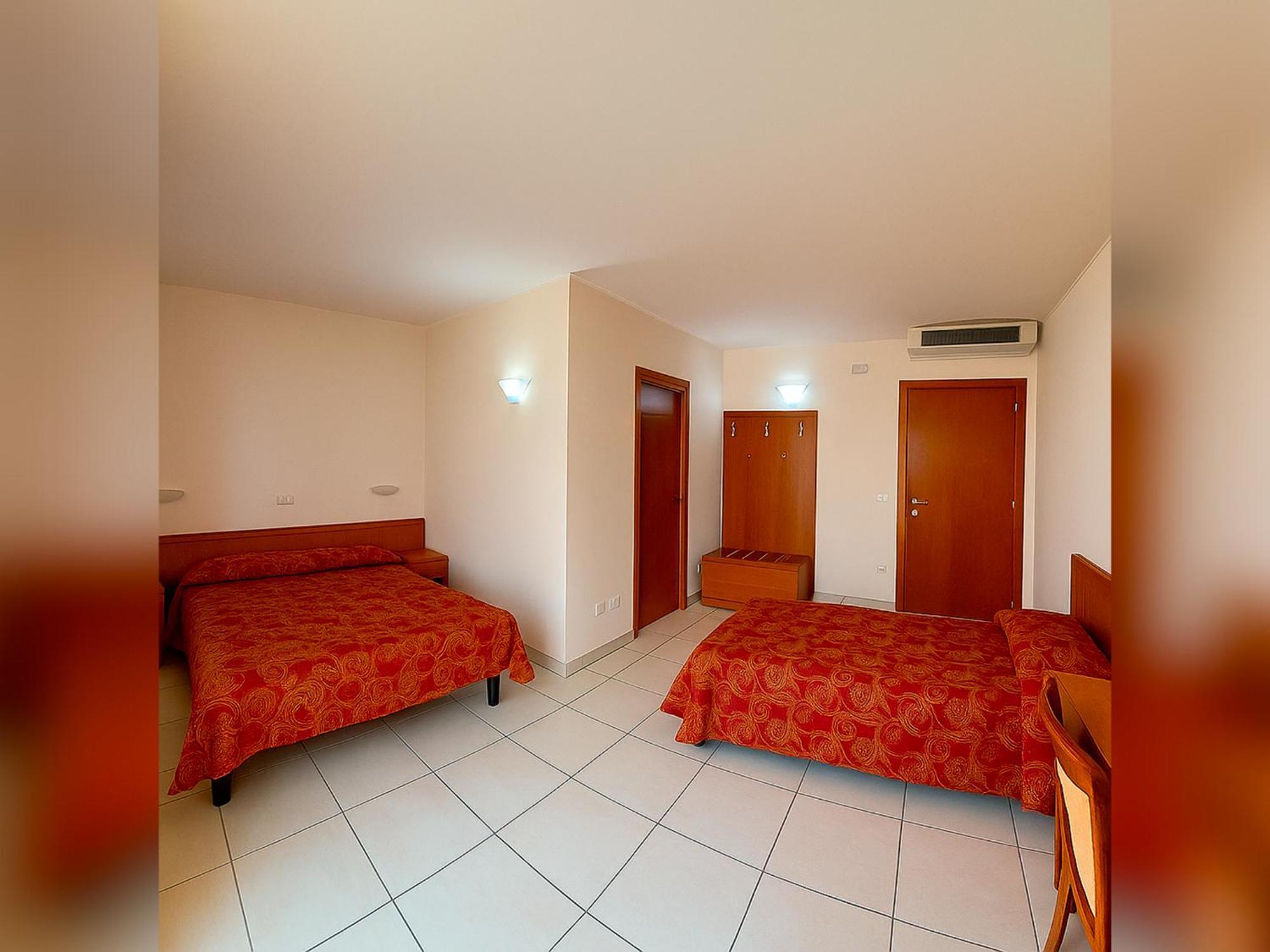 Hotel E Appartamenti La Solaria 산 조반니 로톤도 외부 사진